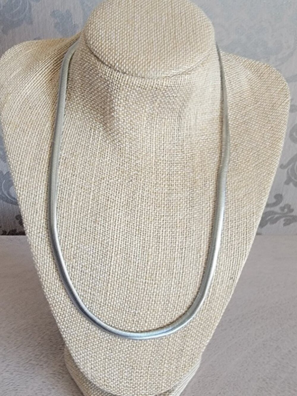 Wave Motion Necklace (20-22 Inches) in Stainless Steel